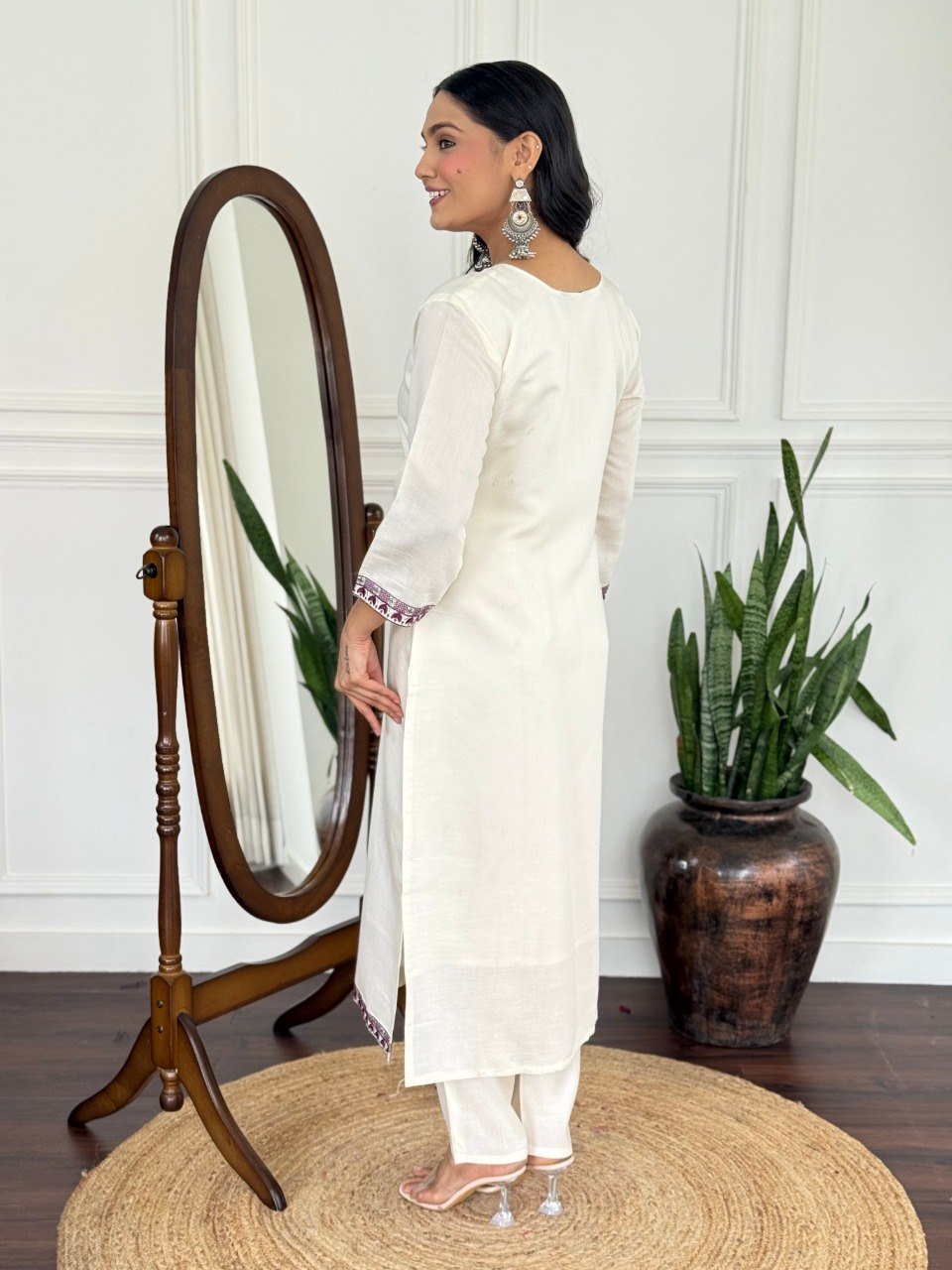 Women's White Embroidered PV Chanderi Kurta Pant Set with Organza Dupatta